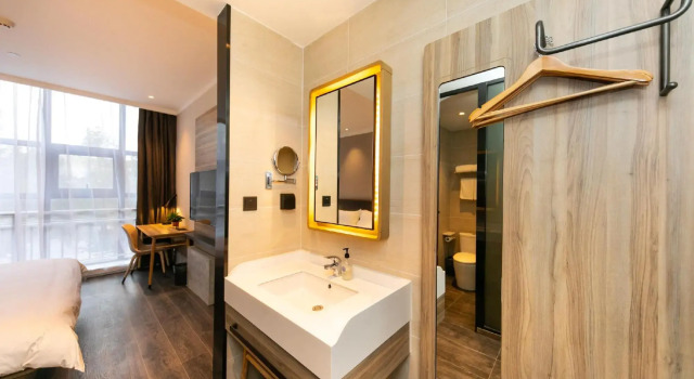 HanTing Premium Hotel (Xi'an High-speed Rail New City), Book Hotel Xian Shaanxi