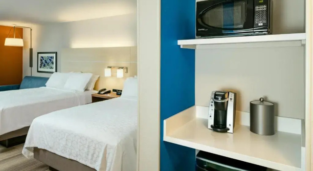 Люкс c 1 комнатой Holiday Inn Express & Suites - Medford by IHG