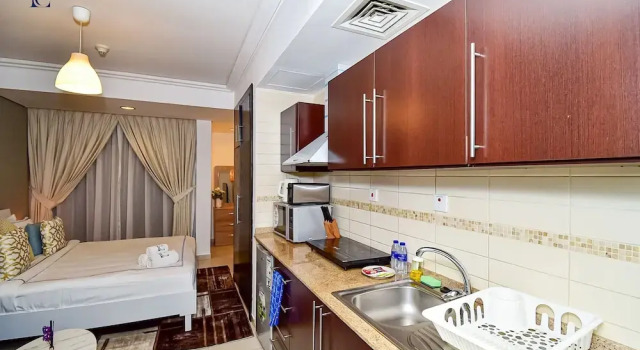 Студия LZZ - Furnished Studio with Balcony