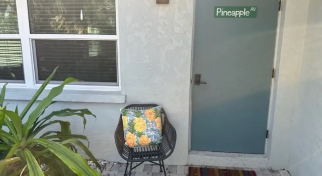 El Tropicale Vacation Rentals, Забронировать Отель Сарасота Sarasota Area, рядом с Ресторан и пристань для яхт "Марина Джек"