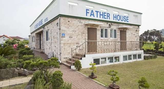 Jeju Father House Pension, Забронировать Отель Аеуол-ли Чеджу