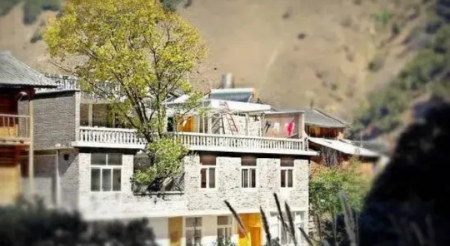 Far Away Inn, Boek Hotel Hotels in Yunnan met parkeren, Parkeren