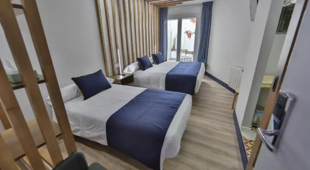 Трёхместный номер Standard с видом на внутренний двор Apartamentos Playa de Camariñas