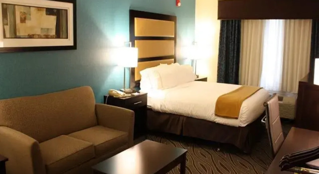 Полулюкс Holiday Inn Express - Ludlow - Chicopee Area by IHG