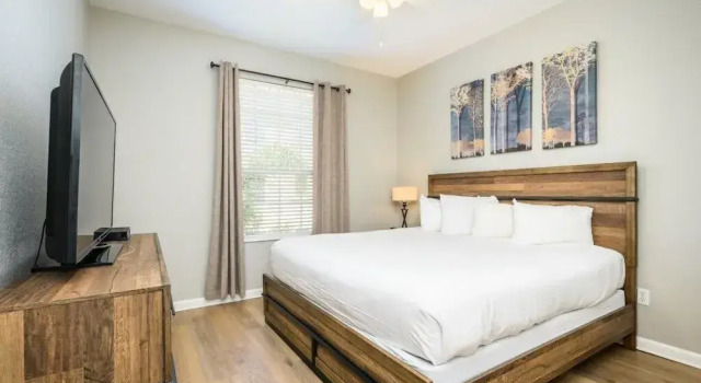 Vista Cay Deluxe Condo, Near the Parks! - 3002