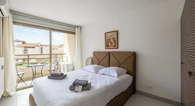 Very Nice Renovated Apartment - Cannes La Bocca - 3br/6p, Забронировать Апартаменты/квартира Канны Приморские Альпы