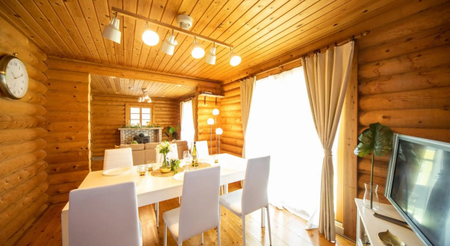 Awaji Large Log House in Goshiki 2