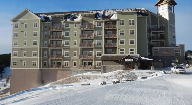 2 Br: Soaring Eagle 202, Забронировать Отель Сноушу Западная Виргиния, рядом с Лыжный подъемник Soaring Eagle Express
