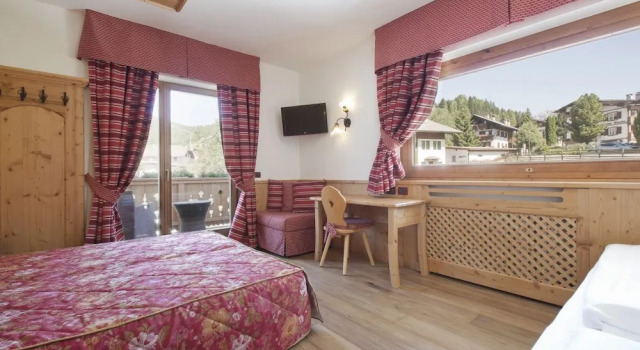 Трёхместный семейный номер Standard с балконом Resort Dolce Casa - Family & Spa Hotel