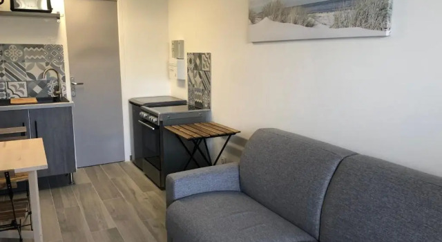 Studio à 50 m de la mer avec parking privatif