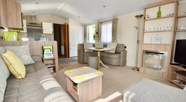 Benarama Lovely Dog Friendly Two Bed Lodge Sleeps 4 Close to Ryde