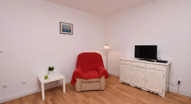 Apartments Crni Ante, Забронировать Апартаменты/квартира Апартаменты Примоштен, рядом с Пляж Мала Радуча, Апартаменты/квартира