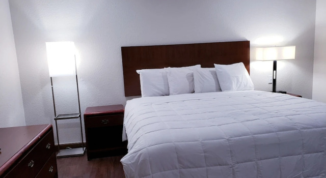 Clear Lakes Inn, Book Hotel Hoteller i Quitman med parkering, Parkering