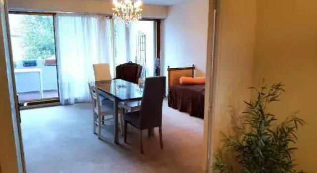 Appartements Pyrénées-Barthou, Забронировать Апартаменты/квартира Отели По с парковкой, рядом с Стадион Pau-Pyrenees Whitewater, Парковка