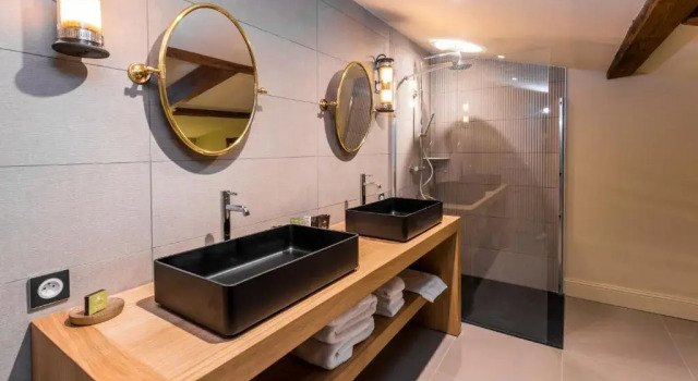 Полулюкс Deluxe Hotel Clos Castel Villas Spa