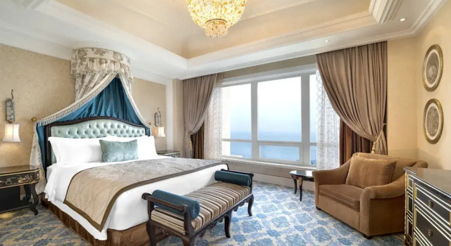 Двухместный люкс с видом на океан The Castle Hotel, a Luxury Collection Hotel, Dalian