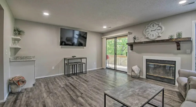 Cozy Branson Condo Near Lakes & Theatre District, Забронировать Апартаменты/квартира Отели Table Rock Lake с парковкой, Парковка