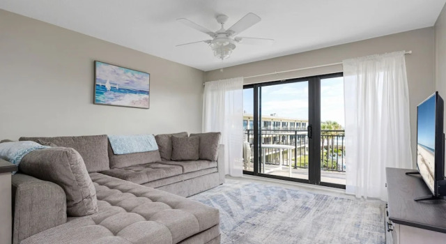Номер Standard Ocean House 311 by Distinctive Beach Rentals