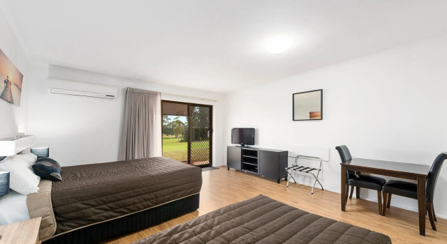 Трёхместный люкс Comfort Inn & Suites Riverland