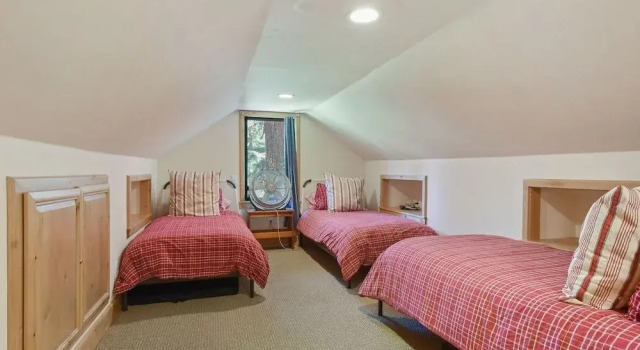 Camp Brassie - On Golf Course, Dog Friendly 2 Bedroom Home by Redawning