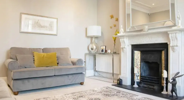 Stylish & Stunning 5 Bed House in Clapham South