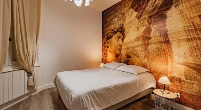 LE FIGARO 1 SUITE PREMIUM (80 m² l'espace est un luxe), Забронировать Отель Отели Эперне 4 звезды, рядом с Georges Cartier Champagne House, 4*