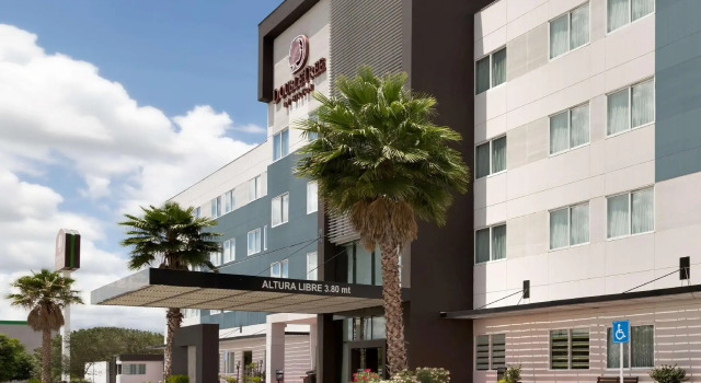 Кровать в общем номере DoubleTree by Hilton Queretaro