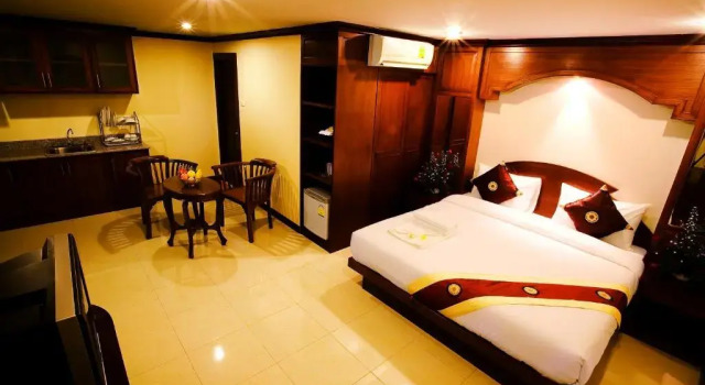 Двухместный номер Deluxe с балконом Baan Sudarat Hotel