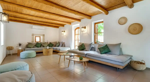 Armonia Retreat, Забронировать Отель Отели Дулианы с бассейном, Бассейн