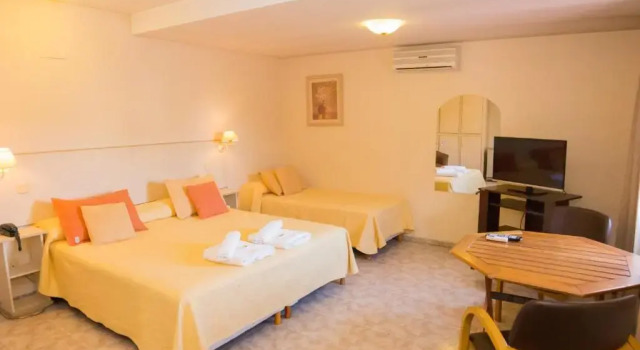 Номер Superior Patio Mediterraneo Apart Hotel