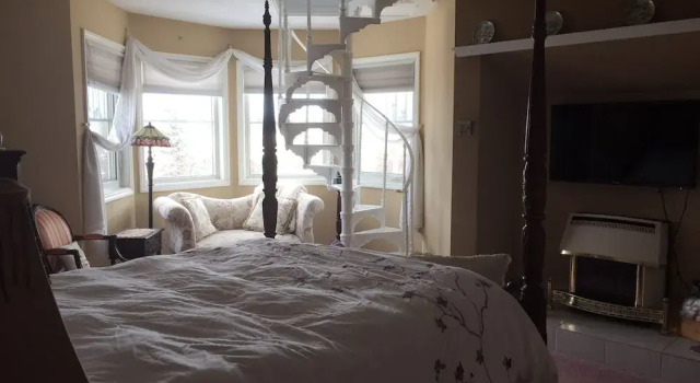 Elevate Rooms Harmony House B&B, Book Bed and Breakfast Okotoks Calgary Region