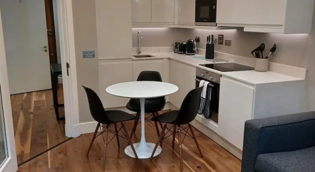Апартаменты Executive Grays Inn by Aeria Apartments