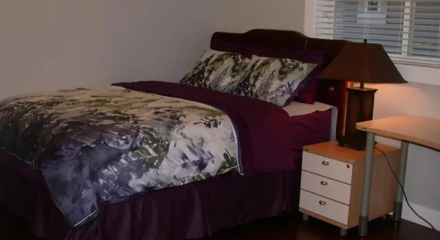 Vancouver Austin Guesthouse, Забронировать Гостевой дом Кокуитлам Lower Mainland British Columbia