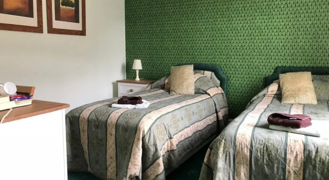 Greyhound Hotel, Book Hotel Builth Wells Powys