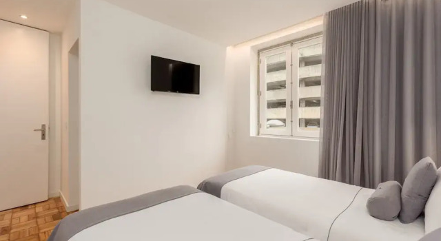 Elegant Apartment in Heart of Porto, Забронировать Апартаменты/квартира Порту Регион Порту, рядом с Lapa Metro Station