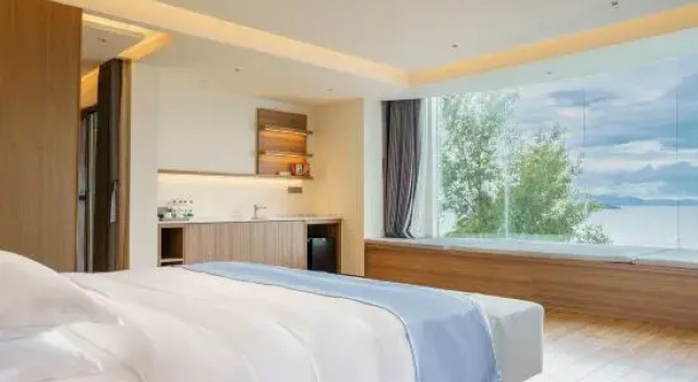 Люкс Superior Shenzhen Wuzhou Yunhai Hotel (Yunhai Angel Bay Branch)
