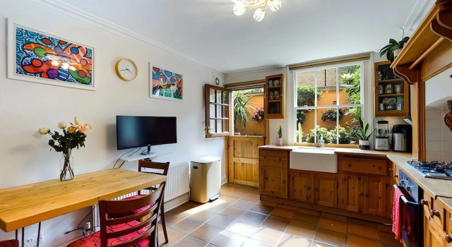 Коттедж The Clapham Apartment With Private Patio