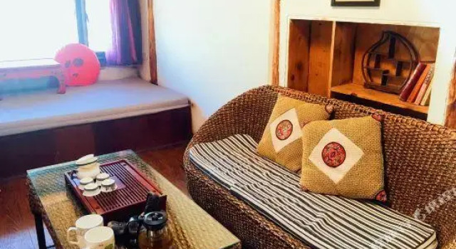 Liaojing Inn, Rezerwuj Hotel Hotele w Lijiang z basenem, w pobliżu Sifang Tingyin Square, Basen