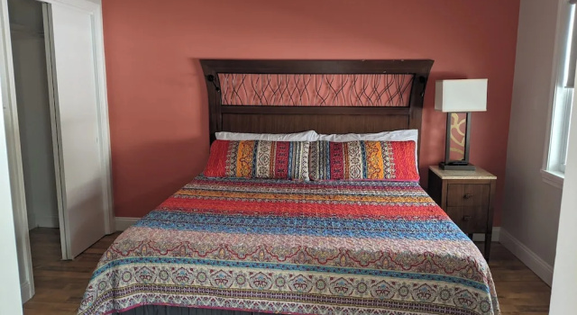 Полулюкс Riverboat Inn & Suites