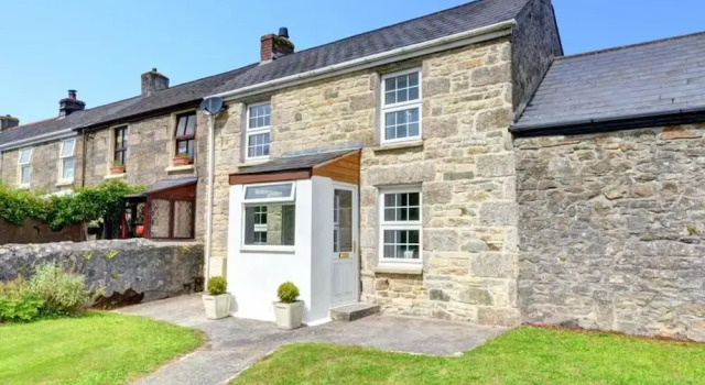Scenic Holiday Home in Camborne with Green Garden near Coast