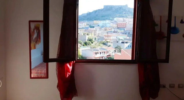 House with One Bedroom in Castelsardo, with Wonderful Sea View - 200 M From the Beach, Забронировать Дом для отпуска Коттеджи Кастельсардо, рядом с Пляж Ла Марина-ди-Кастельсардо, Коттедж
