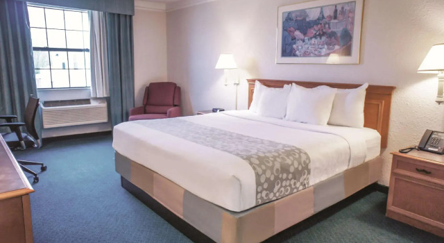 Двухместный номер Standard La Quinta Inn by Wyndham Moline Airport