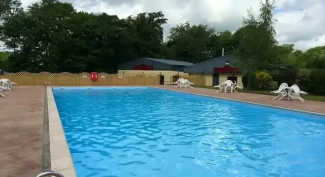 Upper Lake Chalet , Dog and Pet Friendly, Забронировать Шале Виллы Сноудония, Вилла