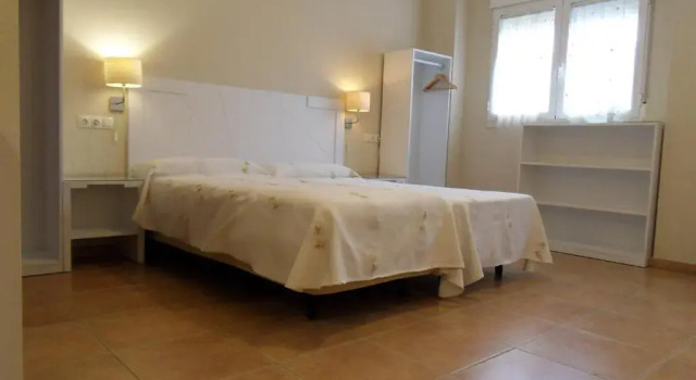 Hostal El Estudio, Забронировать Хостел Альманса Albacete Province, рядом с Театр Рехио