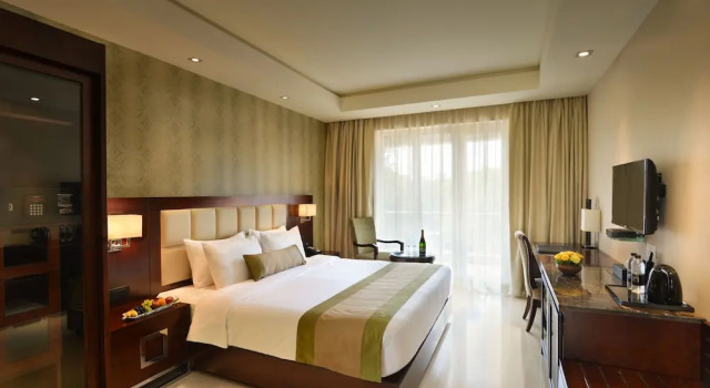 Номер Deluxe с балконом The Acacia Hotel & Spa