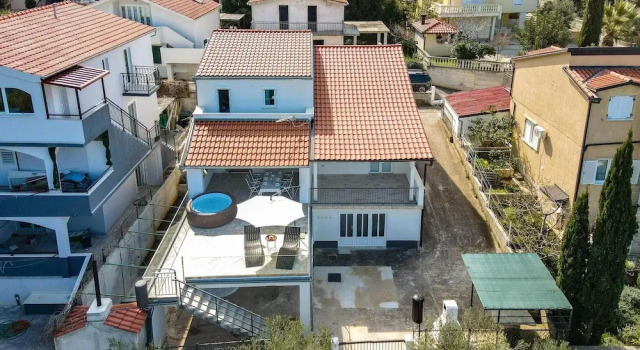 Amazing Home in Grebastica With Wifi and 4 Bedrooms, Забронировать Отель Отели Шибеник 3 звезды, 3*