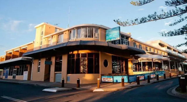 Seabreeze Hotel