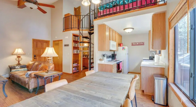 3 Blocks to Angel Fire Resort: Kid-friendly Condo, Varaa Huoneisto Angel Fire 