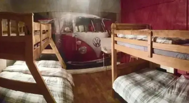 The Vagabond Bunkhouse & Pizzaria - Hostel