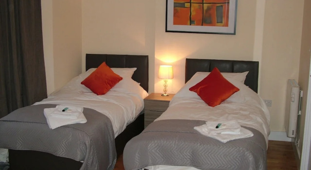 Апартаменты Business Stratford Apartment